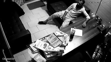 Muslim hotel owner fucking big ass bhabhi in leaked cctv video (update)