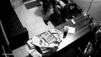 Muslim hotel owner fucking big ass bhabhi in leaked cctv video (update)