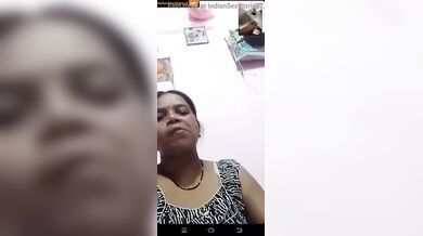 Desi Indian granny shows her pussy in whatsapp video call