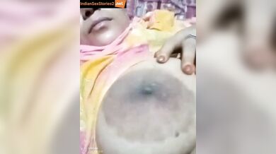 Lover gets to see housewife aunty’s tanker boobs live