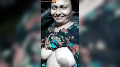 Naughty village aunty shows tanker boobs in live video