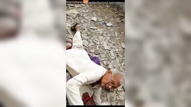 Desi budha fucking callgirl bhabhi in khandar