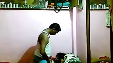 Desi uncle making young kamwali pregnant!