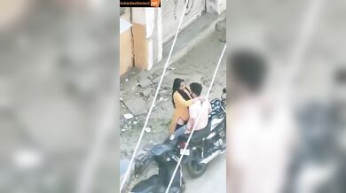 Horny bhabhi's outdoor romance caught in hidden cam video