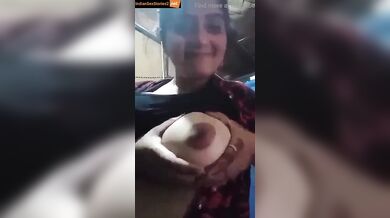 Naughty dehati bhabhi showing her big boobs in video call