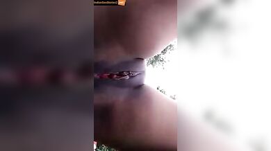 Gujarati kamwali bhabhi fucked in garden by security guard