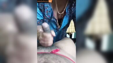 Kannada kamwali showing cleavege and giving handjob