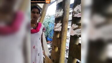 Mumbai callgirl bhabhi and client's hindi mms video