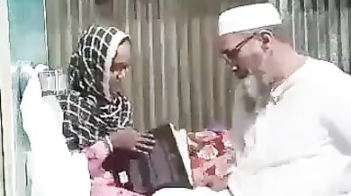 Molana gets cock sucking from ugly bhabhi
