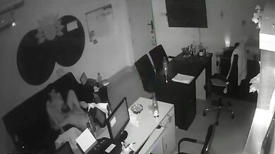 Surat builder and secretary fucking in office (leaked CCTV porn)