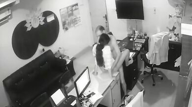 Surat builder and secretary fucking in office (leaked CCTV porn)