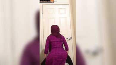 Muslim girlfriend hot naked striptease video