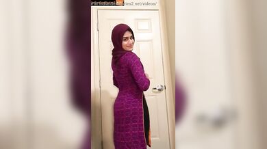 Muslim girlfriend hot naked striptease video