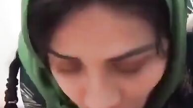 Hijabi bhabhi nicely sucking lover's dick