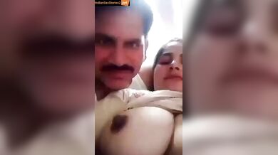 Pakistani cheating woman boobs sucking with lover