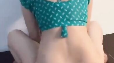 Sexy figure bhabhi in green blouse riding lund