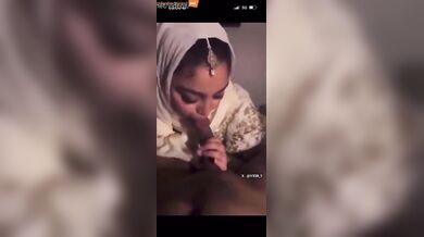Bangladeshi muslim bhabhi sucking ex lover's black dick