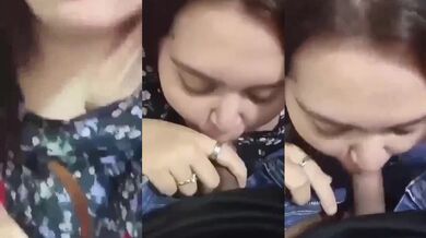 Lucky guy gets deep sucking by himachal milf aunty