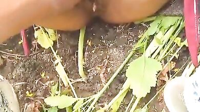 Bhojpuri bhabhi nude pussy fingering in jungle