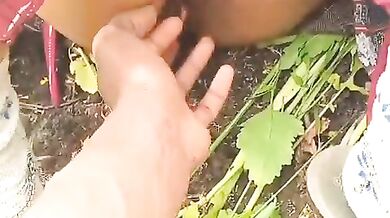 Bhojpuri bhabhi nude pussy fingering in jungle
