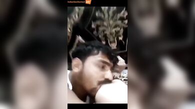 Pakistani bhabhi sucking with food delivery guy