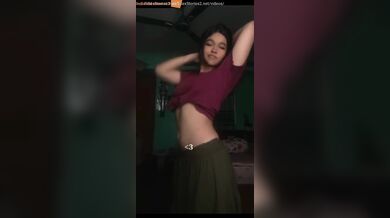 Orissa college girl showing her naked body in selfies