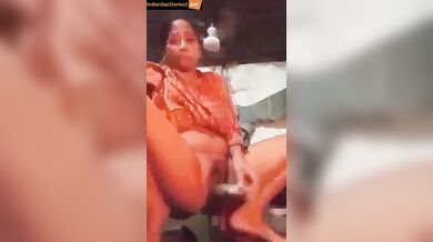 Hindi bhabhi fucking pussy and ass with glass bottle
