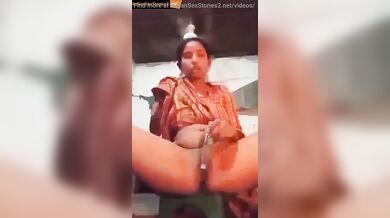 Hindi bhabhi fucking pussy and ass with glass bottle