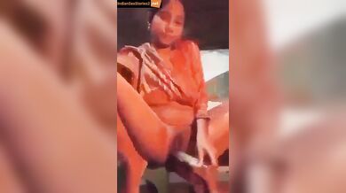 Hindi bhabhi fucking pussy and ass with glass bottle