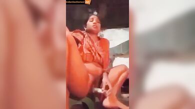 Hindi bhabhi fucking pussy and ass with glass bottle