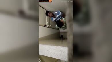 Desi nurse and ward boy caught fucking in toilet