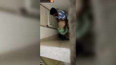 Desi nurse and ward boy caught fucking in toilet