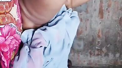 Oriya guy licking big pussy of her padosan aunty