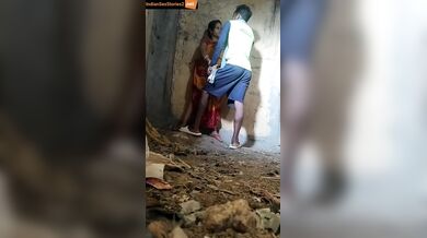 Marathi nagarpalika cleaner fucking bihari randi in saree