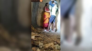 Marathi nagarpalika cleaner fucking bihari randi in saree
