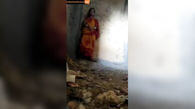 Marathi nagarpalika cleaner fucking bihari randi in saree