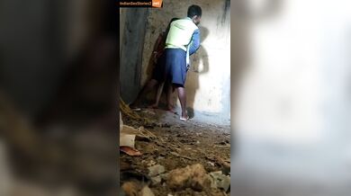 Marathi nagarpalika cleaner fucking bihari randi in saree