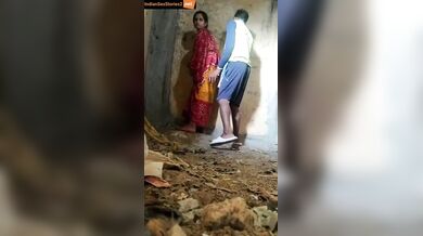 Marathi nagarpalika cleaner fucking bihari randi in saree