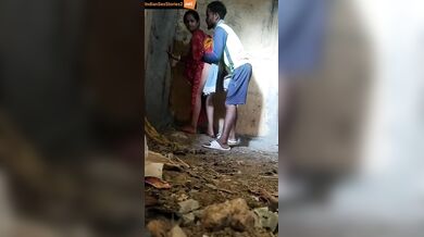 Marathi nagarpalika cleaner fucking bihari randi in saree