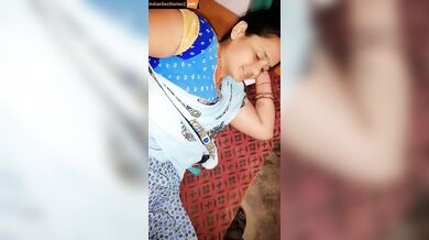 Bhabhi showing her asshole to devar ji