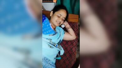 Bhabhi showing her asshole to devar ji