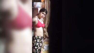 Big boobs girl dress changing mms made by cousin