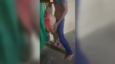 Young guy and hot bhabhi standing pose pussy fucking