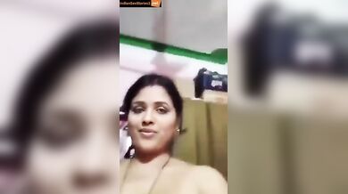A very hot and lusty marathi housewife made her nude video