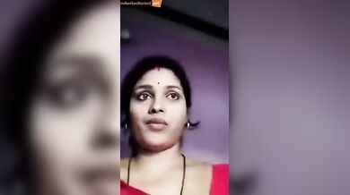 A very hot and lusty marathi housewife made her nude video