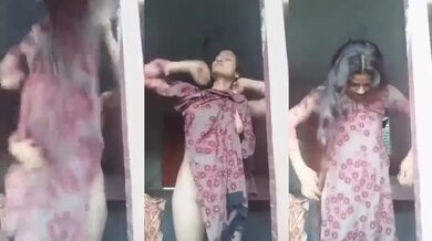 Sexy marathi girl sent naked bathroom clip to boyfriend