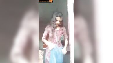 Sexy marathi girl sent naked bathroom clip to boyfriend