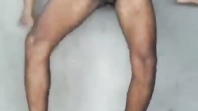 Mobile repair guy gets cock riding by hot aunty