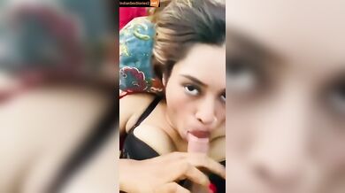 Punjabi bhabhi dippi sucking a big cock of lover