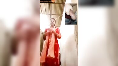 Desi girl doing live masturbation with faceboob friend